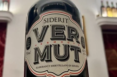 Vermut, Vermouth, Wermut… lahistoria detrás de una palabra quesabe a tradición.